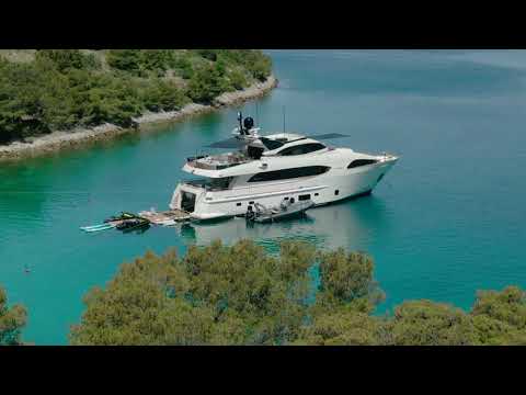 Novela Yacht