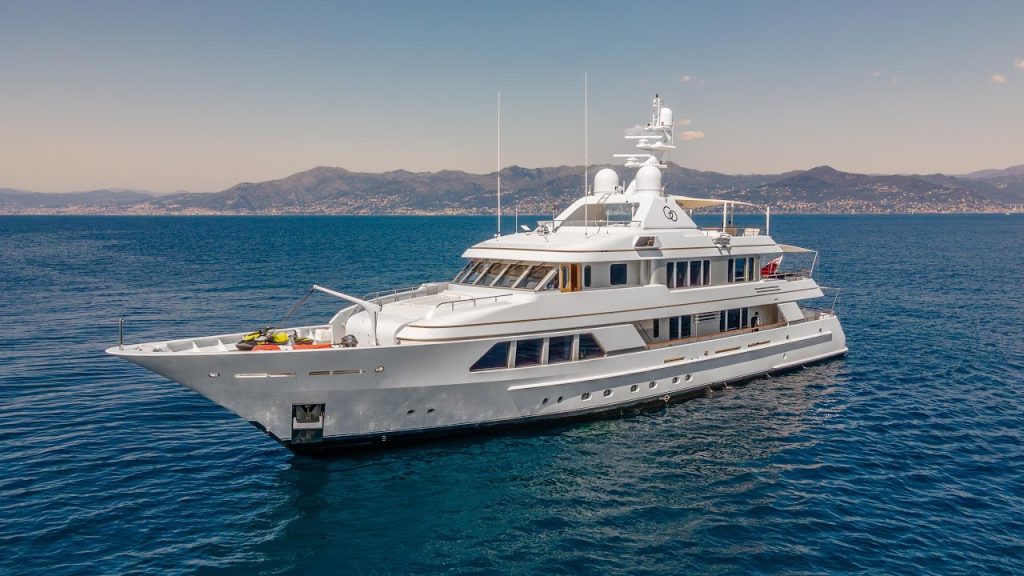 GO • 43m • Feadship • 2010 (2015 / 2025)