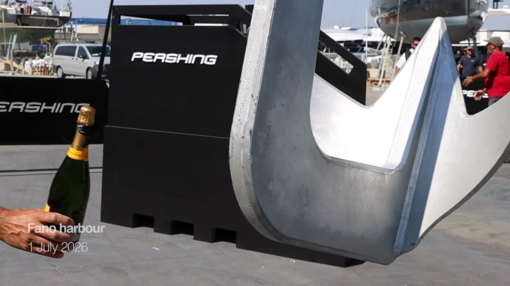 Luxury Yachts – First Pershing GTX90 launched – Ferretti Group